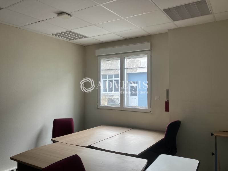 Location Bureaux VIERZON (18100) - Photo 1