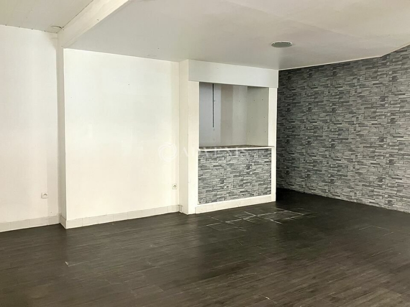 Location Commerces BOURGES (18000) - Photo 2