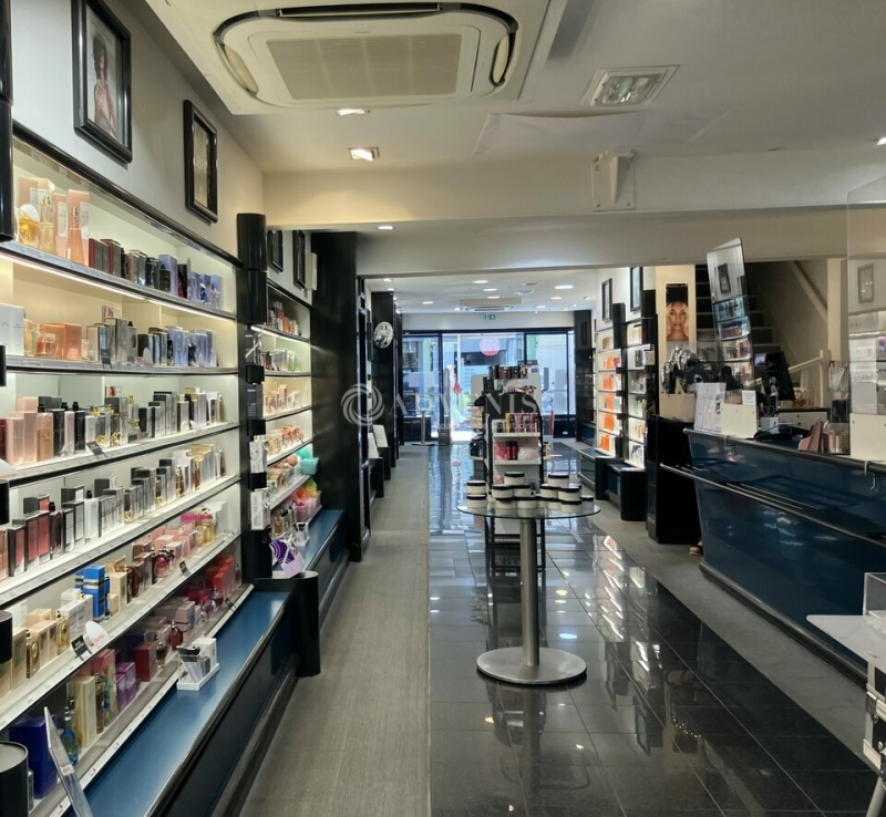 Location Commerces BOURGES (18000) - Photo 1