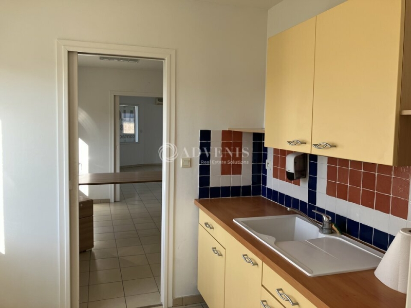 Location Bureaux SAINT-DOULCHARD (18230) - Photo 4