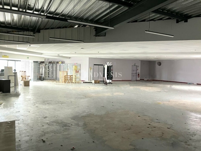 Location Commerces SAINT-GERMAIN-DU-PUY (18390) - Photo 1