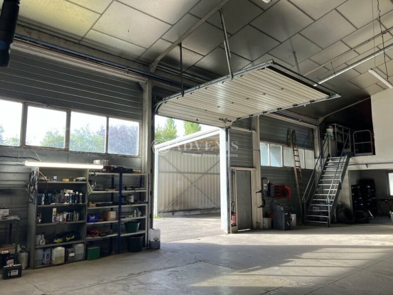 Vente Investisseur Activités Entrepôts SAINT-DOULCHARD (18230) - Photo 2