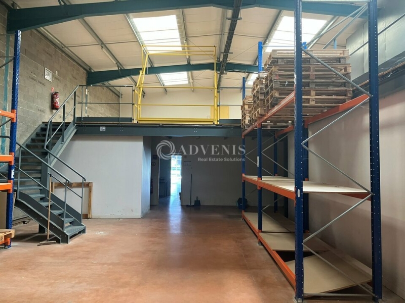 Vente Investisseur Commerces SAINT GERMAIN DU PUY (18390) - Photo 2