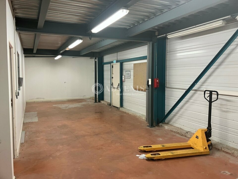 Vente Investisseur Commerces SAINT GERMAIN DU PUY (18390) - Photo 5