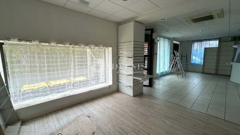 Location Commerces BOURGES (18000) - Photo 3