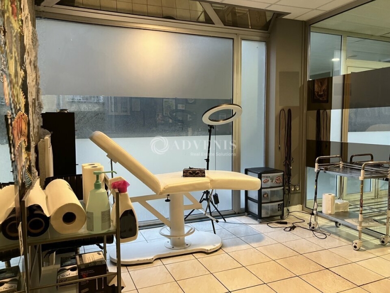 Location Commerces BOURGES (18000) - Photo 2