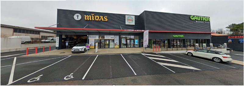 Location Commerces SAINTES (17100) - Photo 1