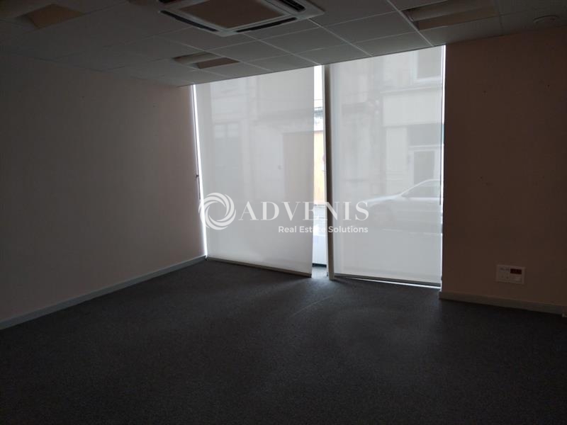 Location Bureaux ROCHEFORT (17300) - Photo 5