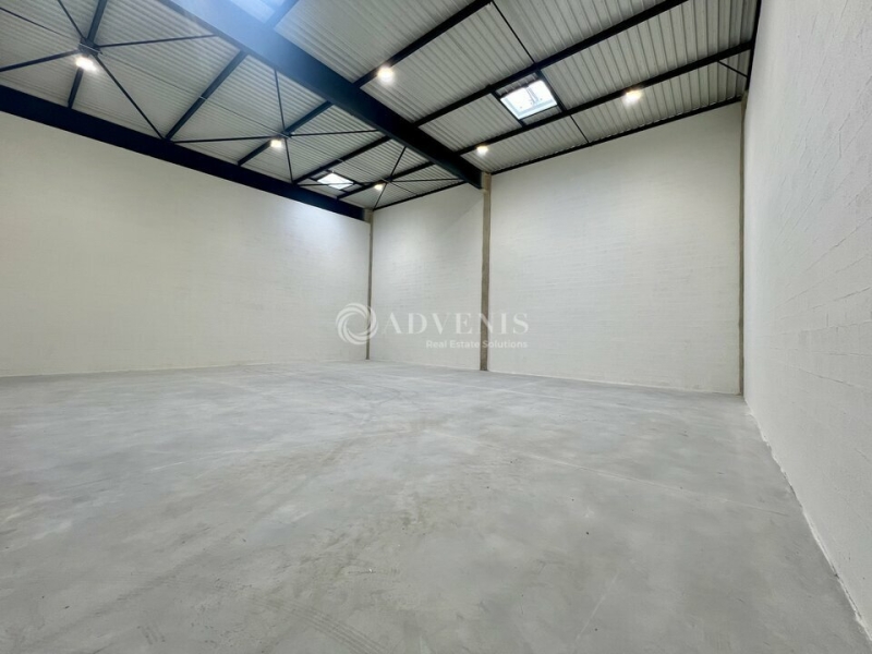 Location Activités Entrepôts OSNY (95520) - Photo 8