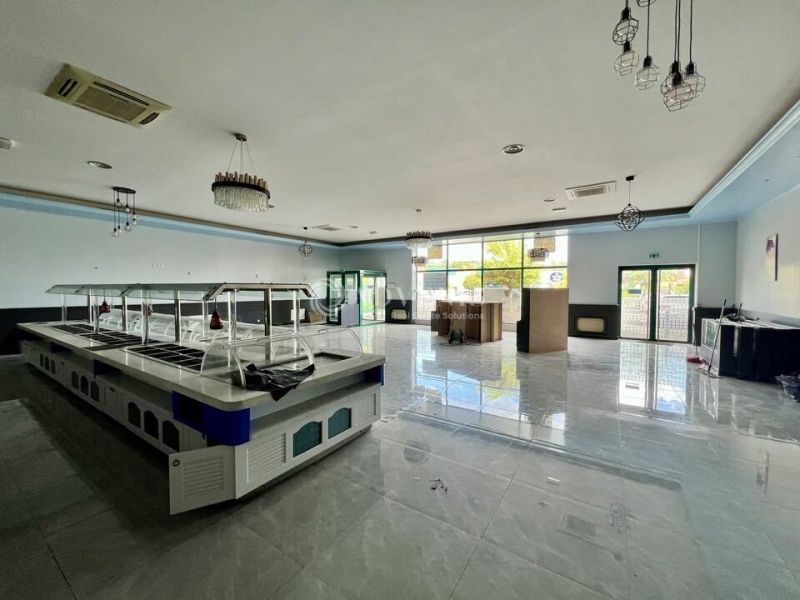 Location Commerces L'ISLE ADAM (95290) - Photo 2