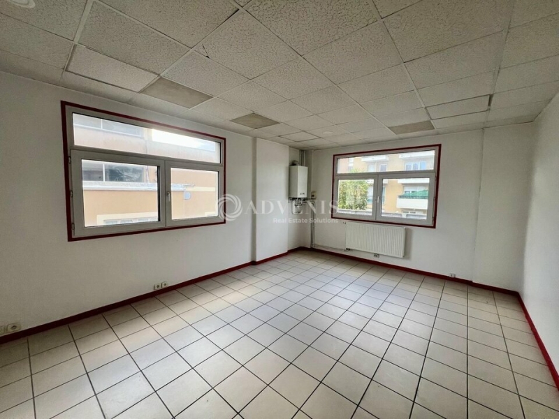 Location Bureaux ARGENTEUIL (95100) - Photo 1