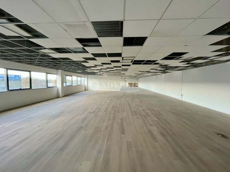 Location Activités Entrepôts TAVERNY (95150) - Photo 6