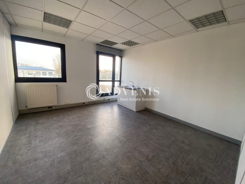 Location Bureaux VILLEJUST (91140) - Photo 3