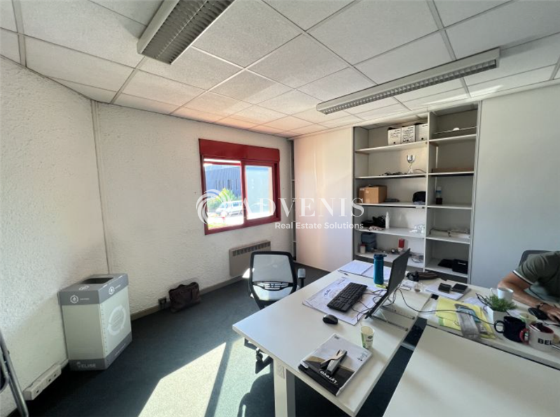 Location Bureaux et activités légères VENISSIEUX (69200) - Photo 1