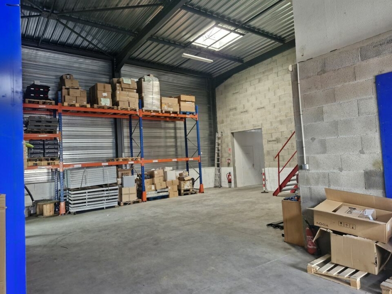 Location Activités Entrepôts CHASSIEU (69680) - Photo 3