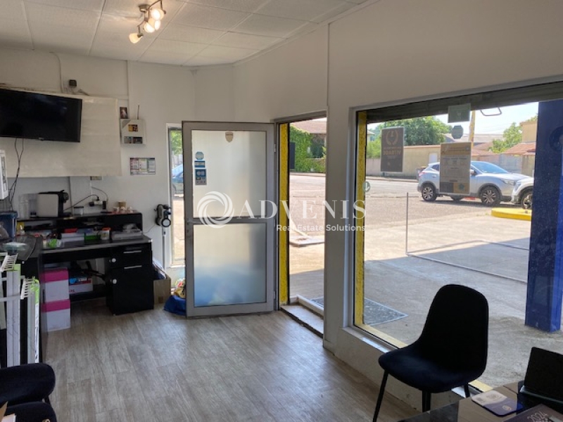 Location Commerces PUSIGNAN (69330) - Photo 4