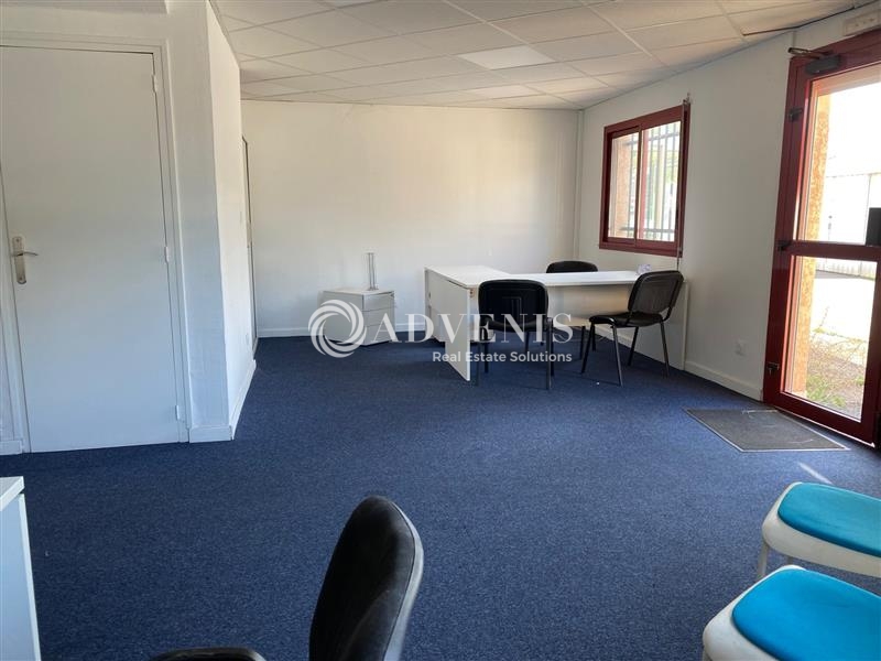 Location Bureaux et activités légères SAINT PRIEST (69800) - Photo 5