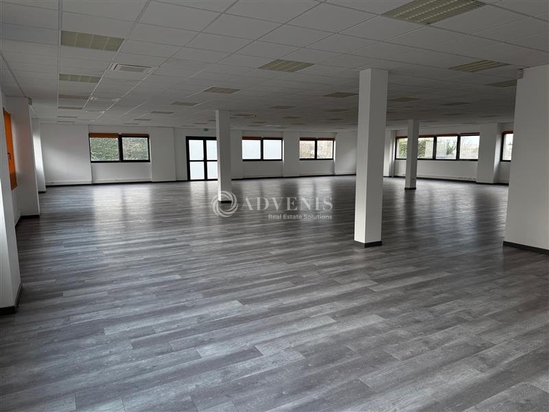 Location Bureaux SAINT PRIEST (69800) - Photo 2