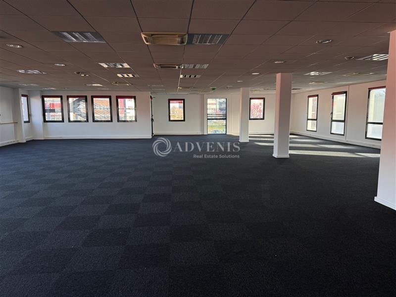 Location Bureaux SAINT PRIEST (69800) - Photo 3