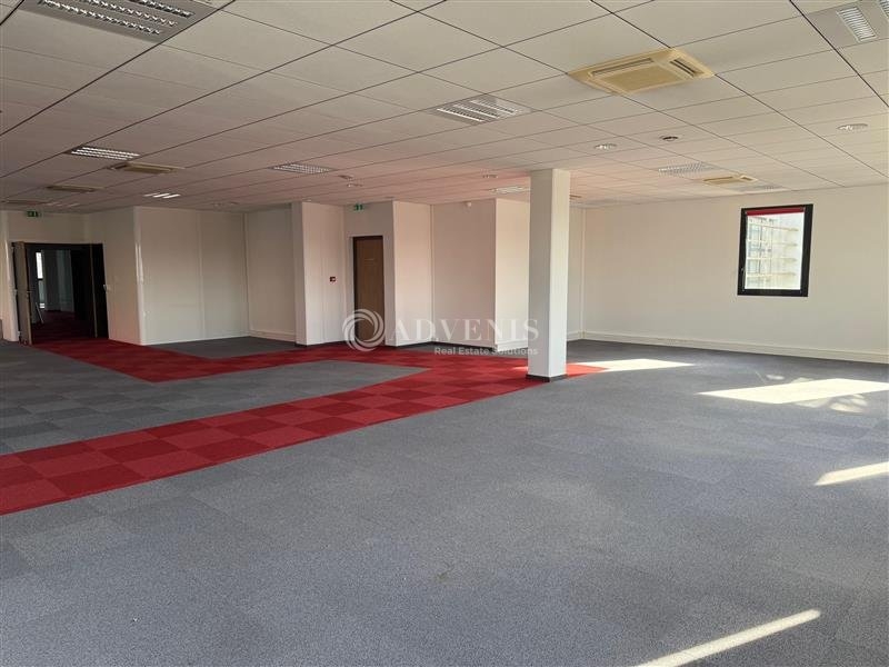 Location Bureaux SAINT PRIEST (69800) - Photo 5