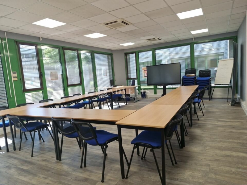 Location Bureaux BRON (69500) - Photo 2