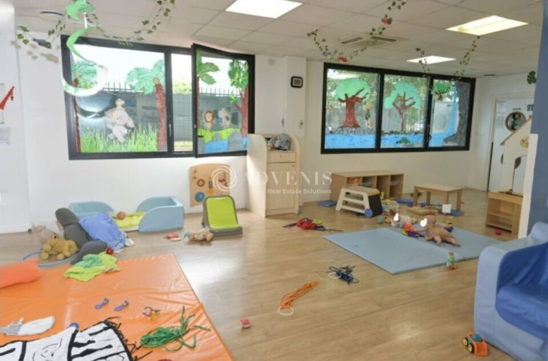 Location Commerces VAULX-EN-VELIN (69120) - Photo 1