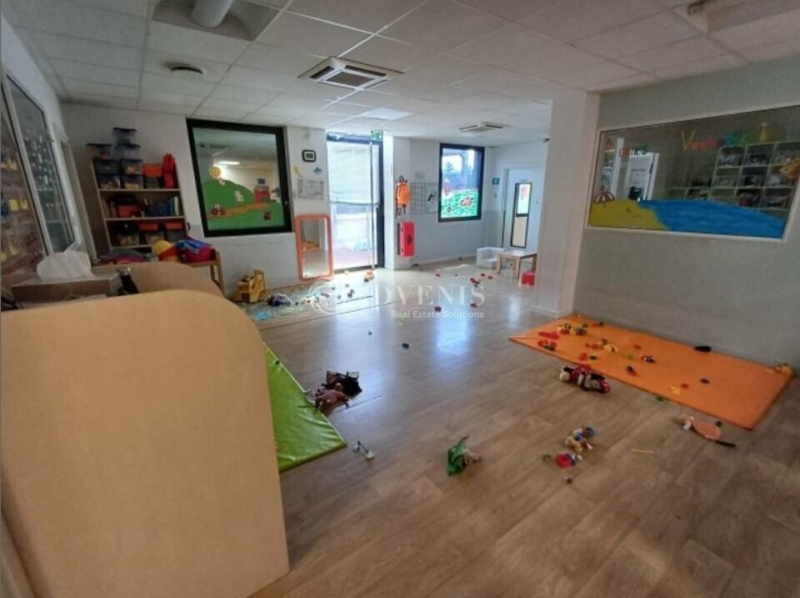 Location Commerces VAULX-EN-VELIN (69120) - Photo 3