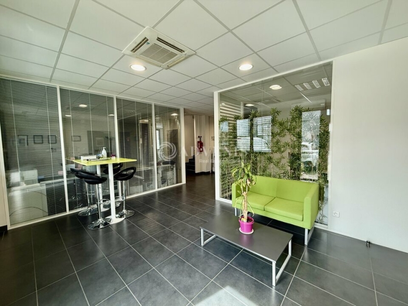 Location Activités Entrepôts VAULX-EN-VELIN (69120) - Photo 2