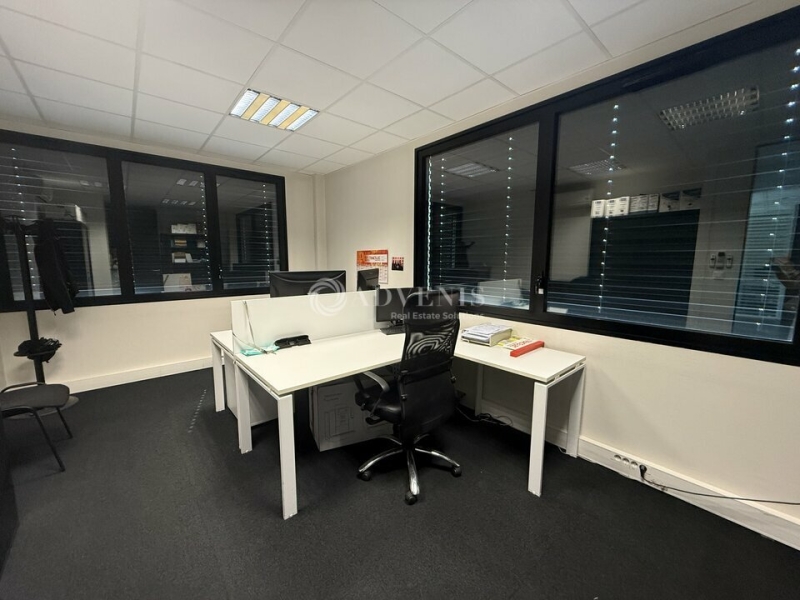 Location Activités Entrepôts VAULX-EN-VELIN (69120) - Photo 8