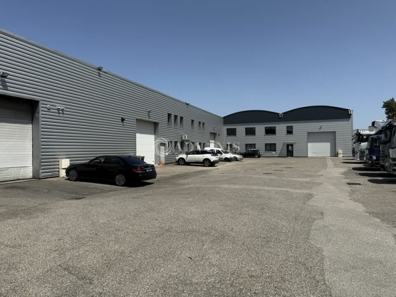 Location Activités Entrepôts CHASSIEU (69680) - Photo 1