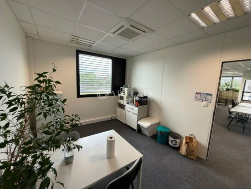 Location Bureaux VAULX-EN-VELIN (69120) - Photo 6