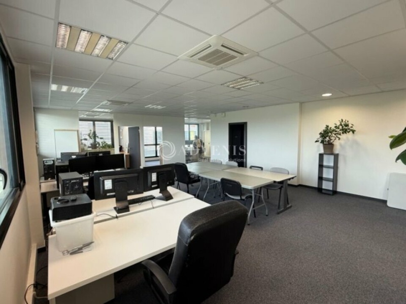 Location Bureaux VAULX-EN-VELIN (69120) - Photo 7