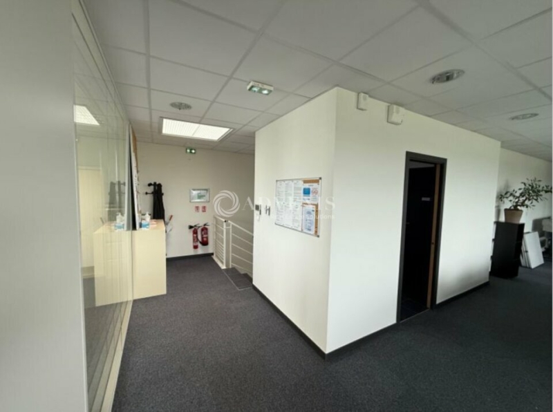 Location Bureaux VAULX-EN-VELIN (69120) - Photo 9