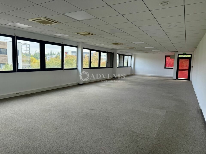 Location Bureaux SAINT PRIEST (69800) - Photo 10