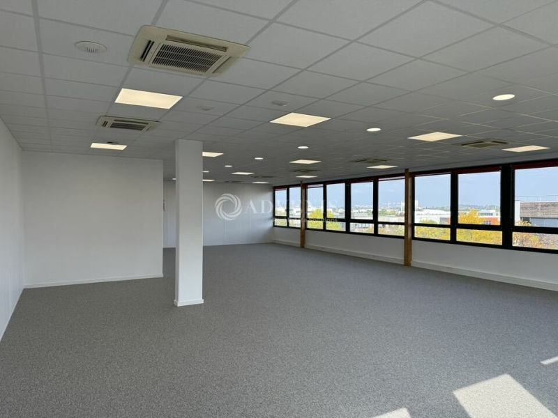 Location Bureaux SAINT PRIEST (69800) - Photo 5