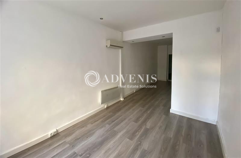 Location Commerces PARIS (75007) - Photo 2