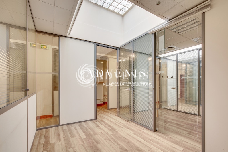 Location Bureaux PARIS (75015) - Photo 7