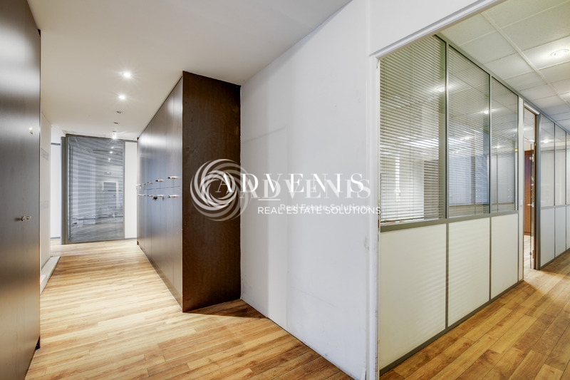 Location Bureaux PARIS (75015) - Photo 9