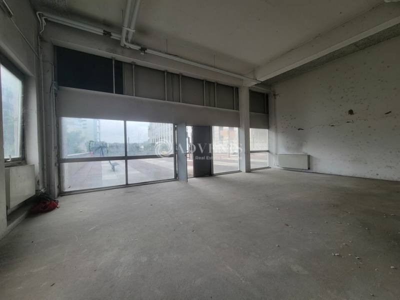 Location Commerces COURBEVOIE (92400) - Photo 8
