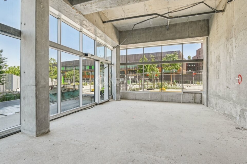 Location Commerces SAINT OUEN (93400) - Photo 2