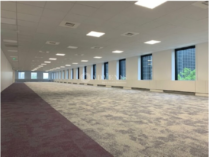 Location Bureaux COURBEVOIE (92400) - Photo 2