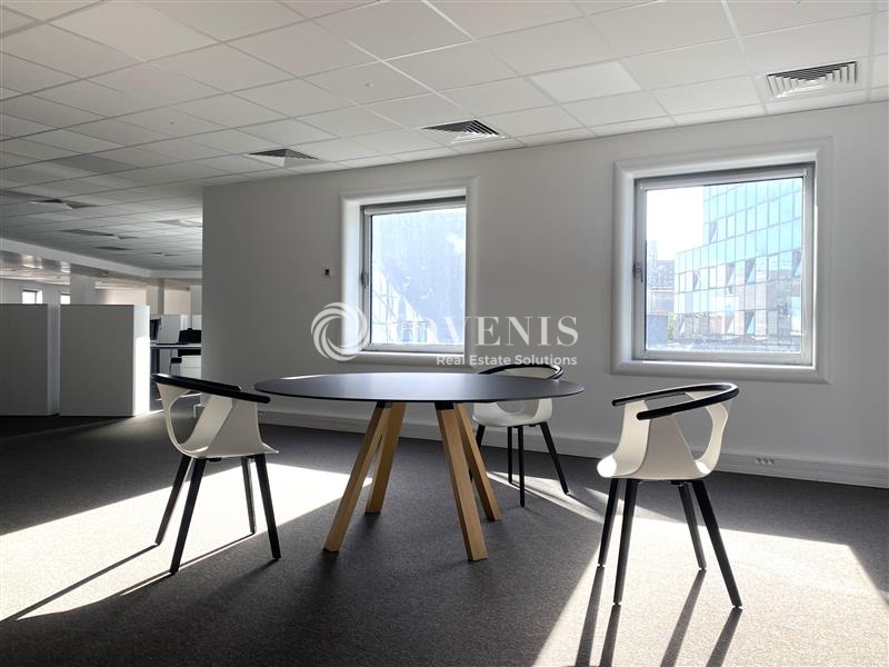 Location Bureaux COURBEVOIE (92400) - Photo 8