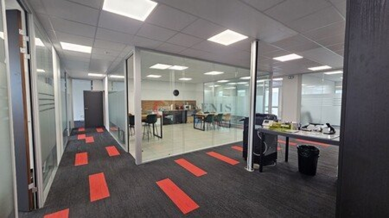 Location Bureaux SAINGHIN EN MELANTOIS (59262) - Photo 10