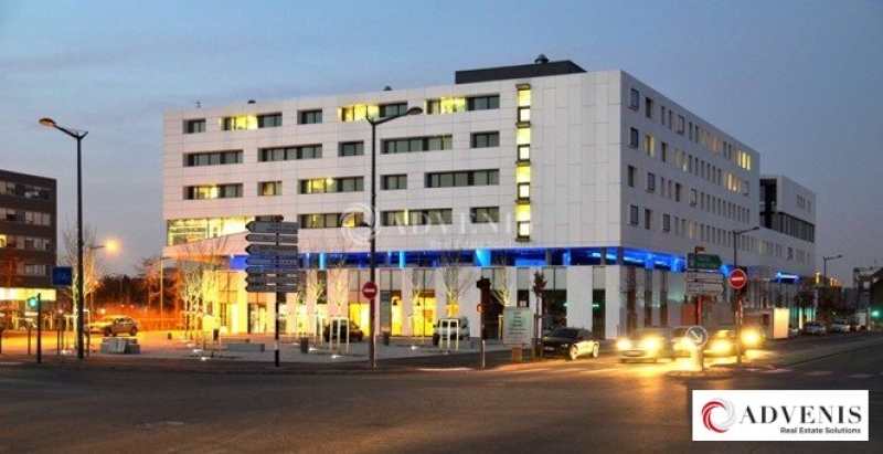 Location Commerces LOOS (59120) - Photo 1