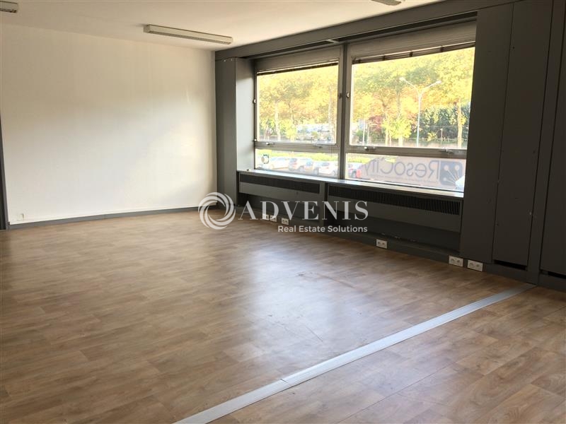 Location Bureaux CROIX (59170) - Photo 2