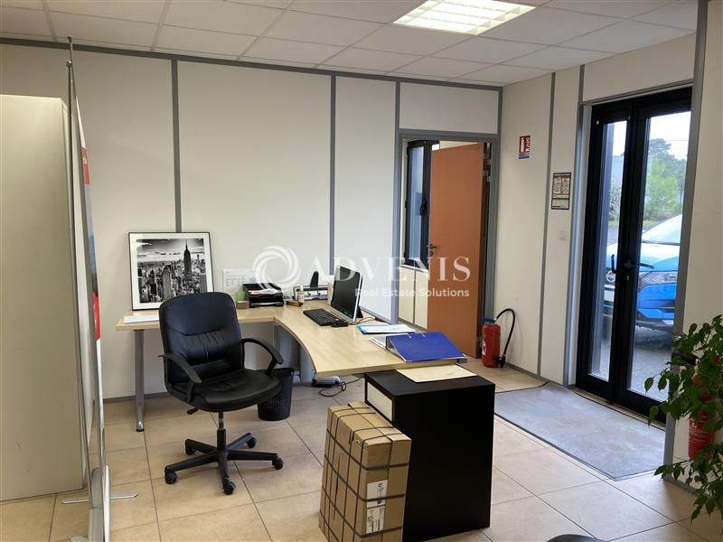 Location Bureaux CHAMPAGNE (72470) - Photo 3