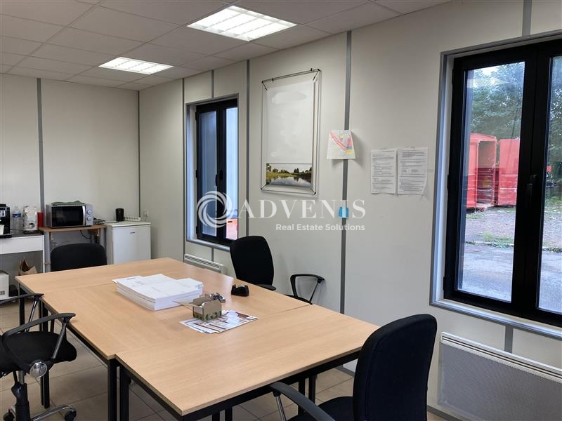 Location Bureaux CHAMPAGNE (72470) - Photo 4