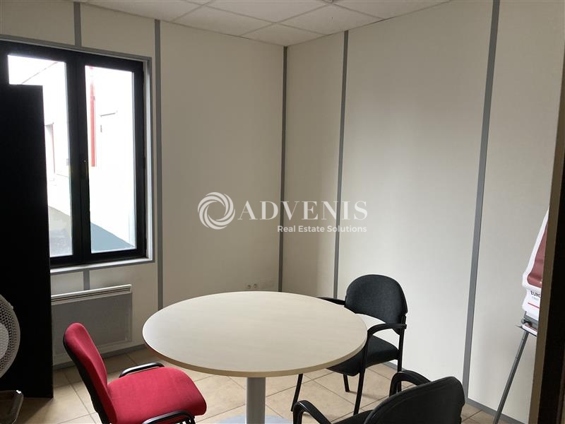 Location Bureaux CHAMPAGNE (72470) - Photo 6