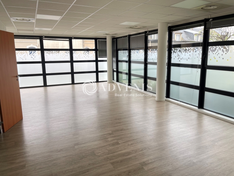 Location Bureaux LE MANS (72100) - Photo 1