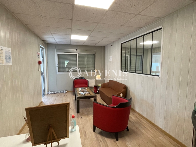 Location Bureaux SAINT SATURNIN (72650) - Photo 1